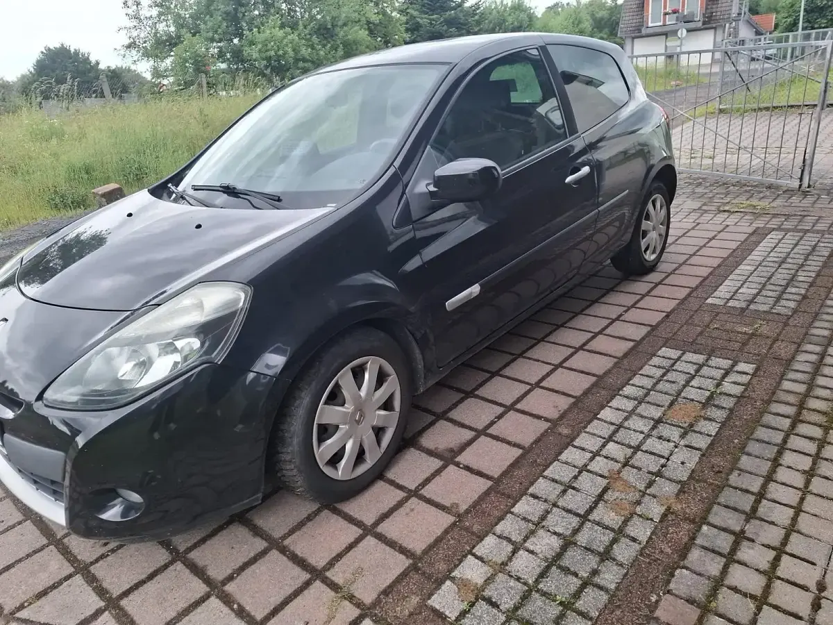 Gebraucht Renault Clio 75 PS (55 kW) 2011 Schwarz Kleinwagen