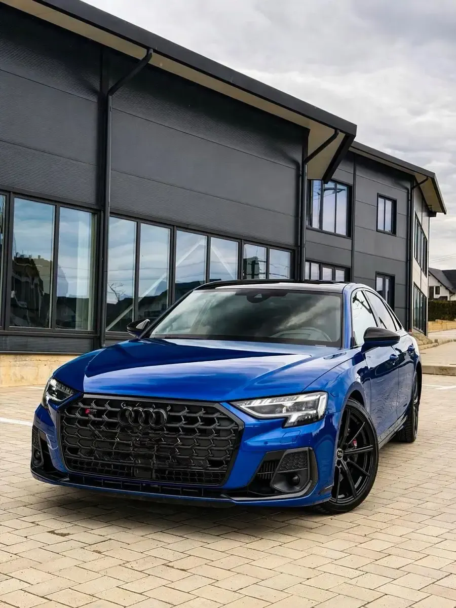 Gebraucht Audi S8 Ambiente 571 PS (419 kW) 2023 Blau Limousine