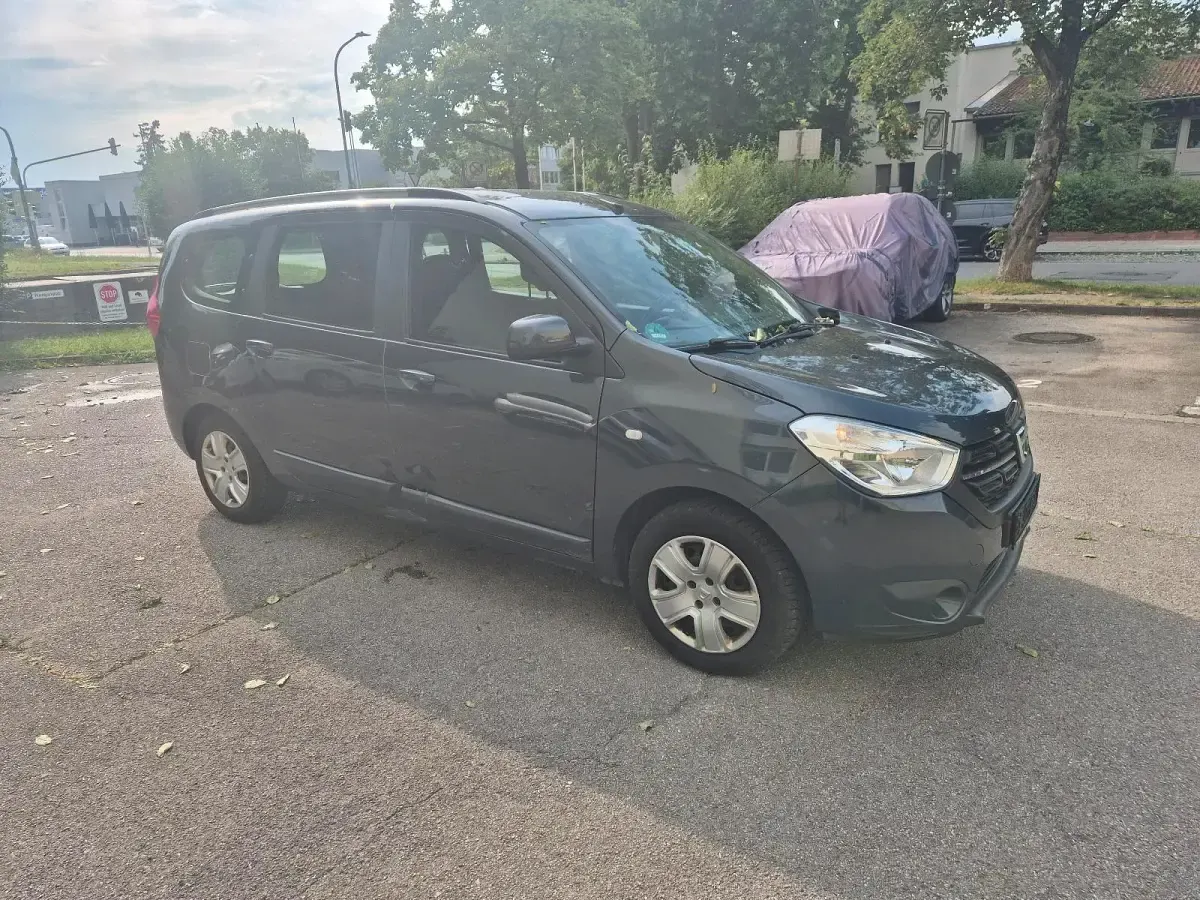Gebraucht Dacia Lodgy 102 PS (75 kW) 2017 Schwarz Van / Kleinbus
