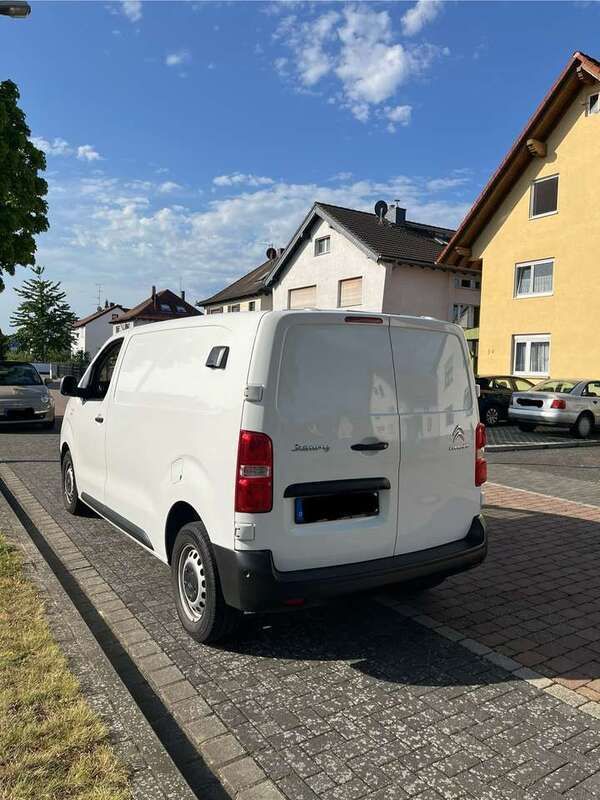 Weiß Gebraucht 2018 Citroën Jumpy Van / Kleinbus | 9.600 € (Fairer Preis) - Bild 1/4