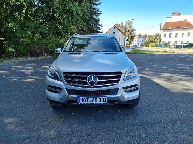 Gebraucht Mercedes ML350 258 PS (189 kW) 2013 Grau SUV