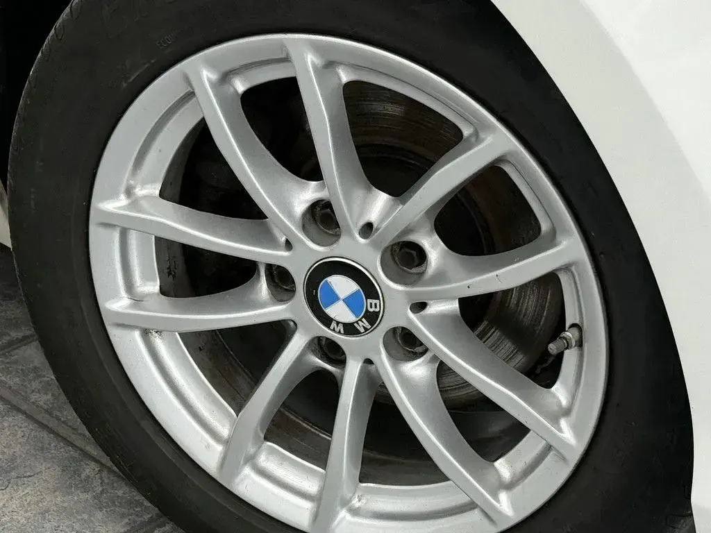 Gebraucht BMW 120 Advantage 184 PS (135 kW) 2014 Mineralweiss metallic Kleinwagen
