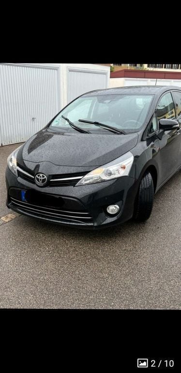 Schwarz Gebraucht 2016 Toyota Verso Edition-S Van / Kleinbus | 8.500 € (Superpreis) - Bild 1/4