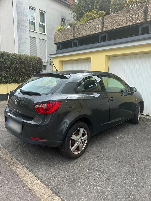 Grau Gebraucht 2009 Seat Ibiza Kleinwagen | 2.700 € (Fairer Preis) - Bild 1/4
