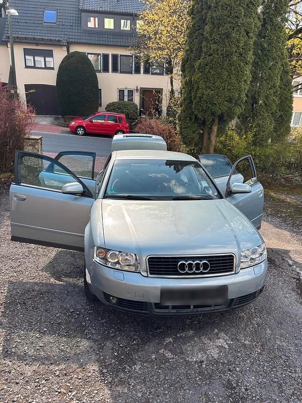 Gebraucht Audi A4 131 PS (96 kW) 2001 Blau Limousine
