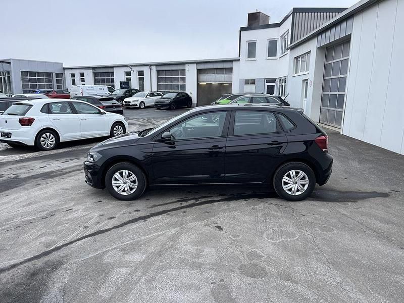 Gebraucht VW Polo 80 PS (58 kW) 2021 Deep black Limousine