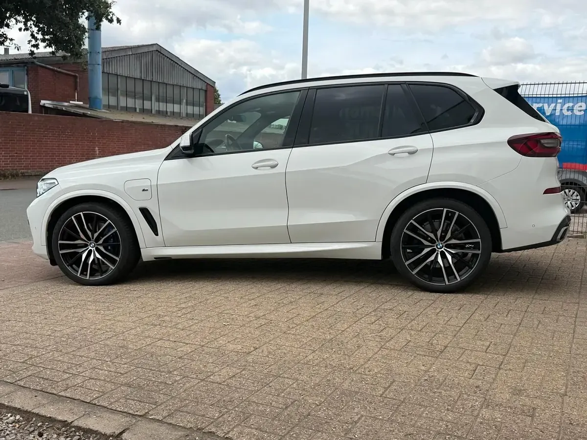 Gebraucht BMW X5 M Sport 286 PS (210 kW) 2021 Weiß SUV