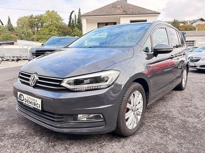 Grau Gebraucht 2016 VW Touran Highline Van / Kleinbus | 11.999 € (Guter Preis) - Bild 1/4