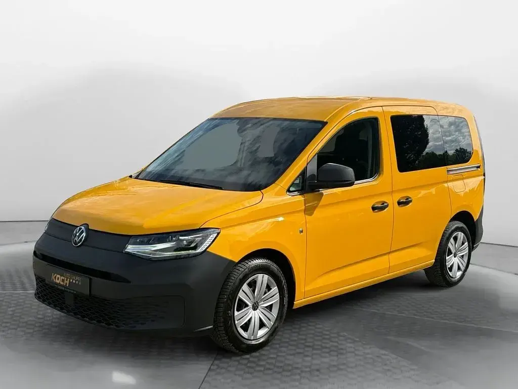 Gebraucht VW Caddy Basis 103 PS (75 kW) 2023 Rapsgelb Van / Kleinbus