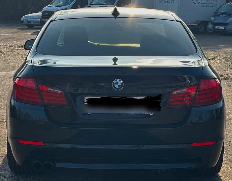 Gebraucht BMW 530 245 PS (180 kW) 2011 Schwarz Limousine
