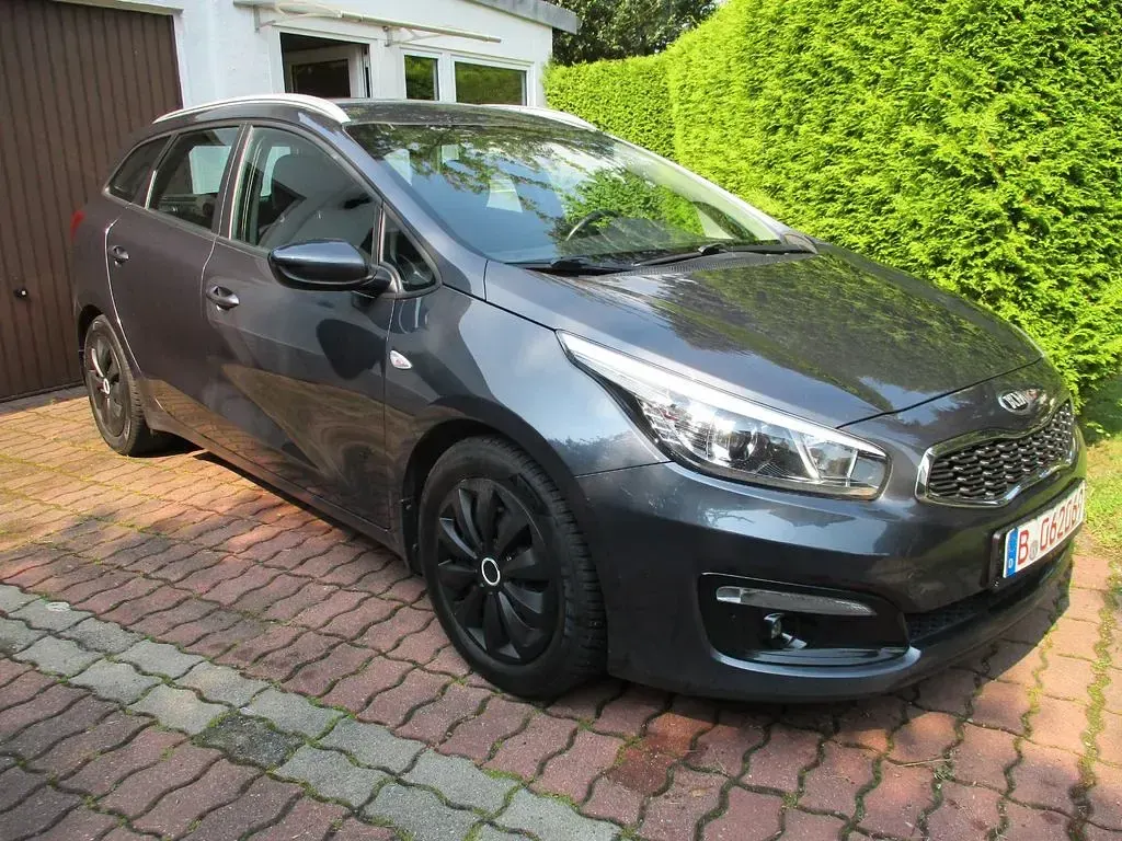 Gebraucht Kia Ceed Sportswagon 135 PS (99 kW) 2018 Grau Kombi
