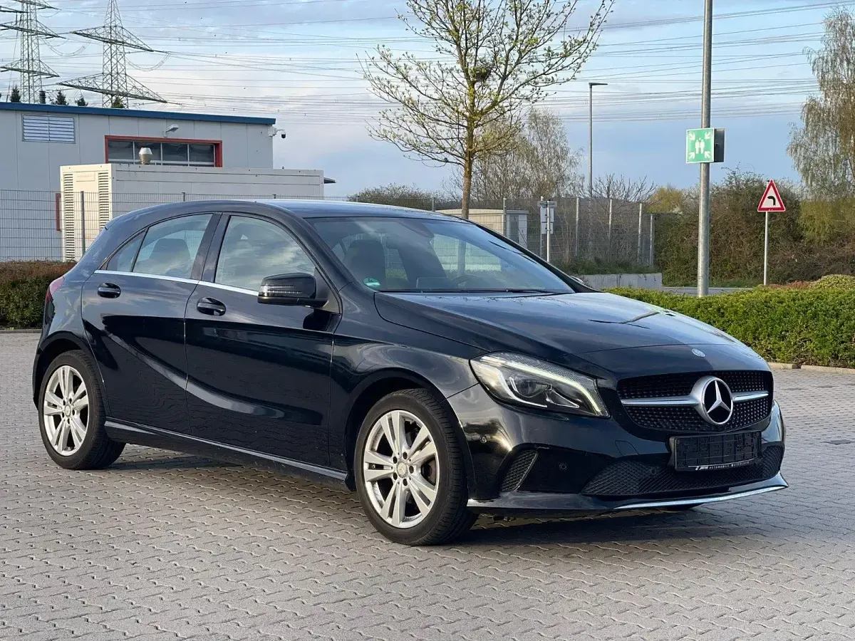 Gebraucht Mercedes A160 102 PS (75 kW) 2016 Schwarz Kleinwagen