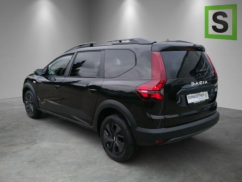 Neu Dacia Jogger Expression 110 PS (80 kW) 2025 Schwarz Van / Kleinbus