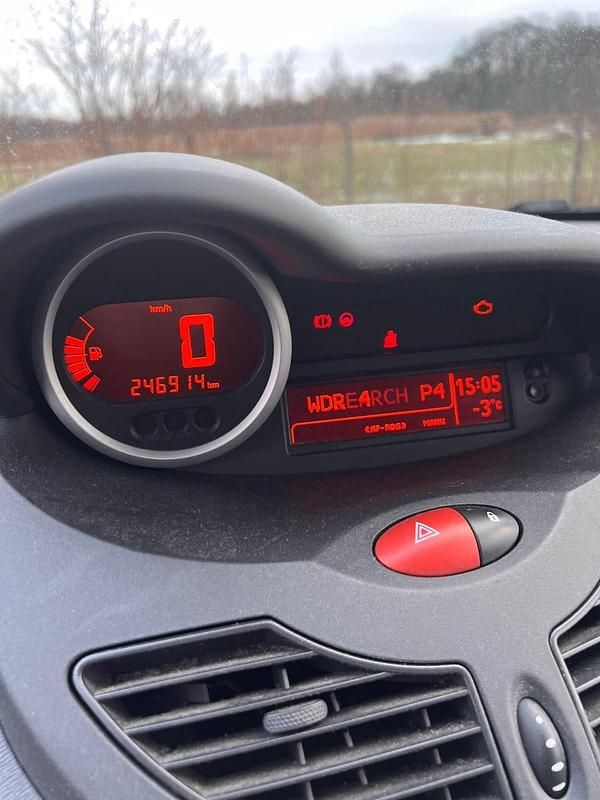 Gebraucht Renault Twingo 64 PS (47 kW) 2007 Silber Kleinwagen