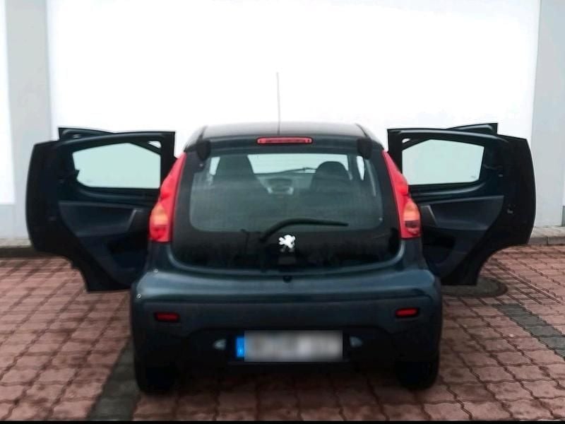 Gebraucht Peugeot 107 60 PS (44 kW) 2009 Grau Kleinwagen