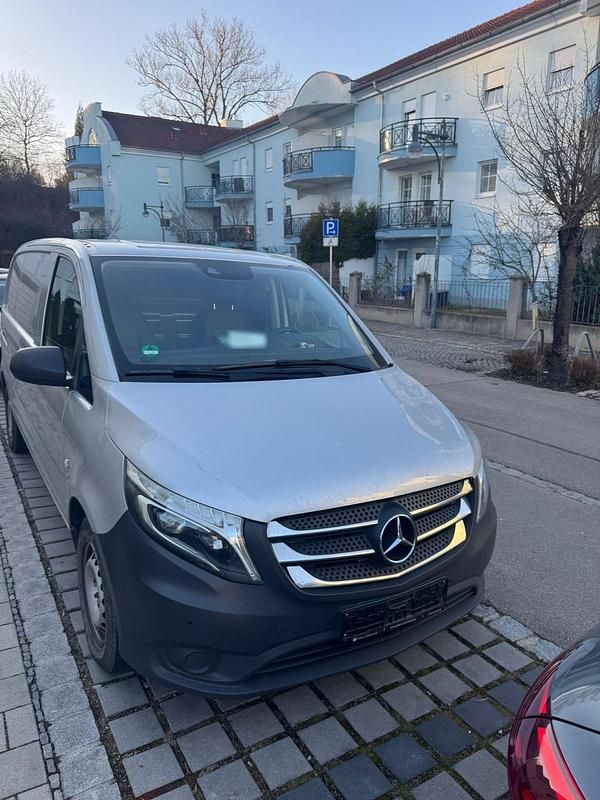 Gebraucht Mercedes Vito 163 PS (119 kW) 2018 Silber Van