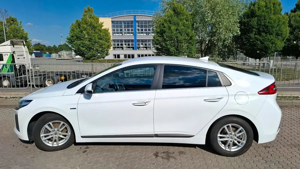 Gebraucht Hyundai Ioniq 104 PS (76 kW) 2018 Weiß Kleinwagen