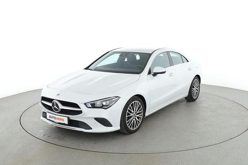 Weiß Gebraucht 2021 Mercedes CLA180 Progressive Limousine | 26.990 € (Fairer Preis) - Bild 1/3