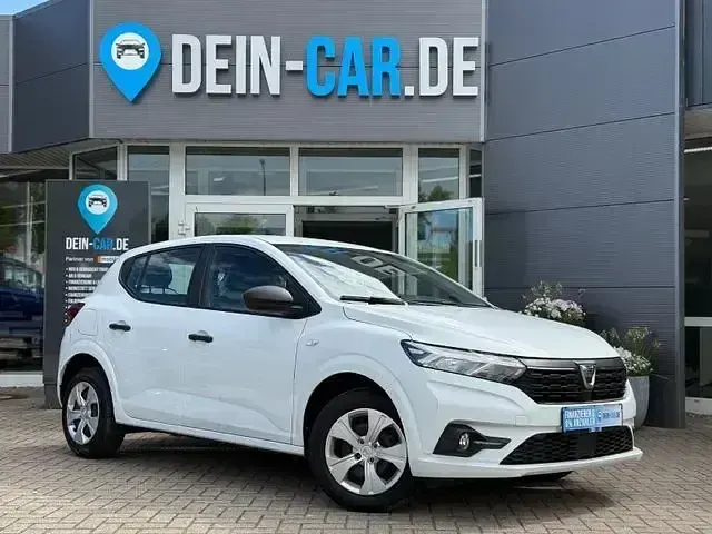Gebraucht Dacia Sandero Essentiel 67 PS (49 kW) 2021 Weiß Kleinwagen