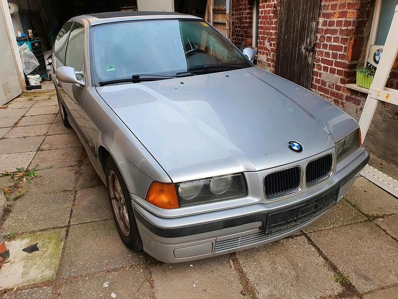 Silber Gebraucht 1997 BMW 318 Compact Kleinwagen | 3.750 € (Guter Preis) - Bild 1/4