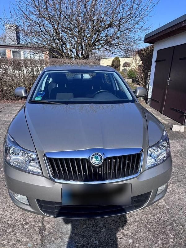 Gebraucht Skoda Octavia Ambiente 122 PS (89 kW) 2010 Beige Limousine