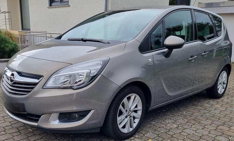 Grau Gebraucht 2016 Opel Meriva drive Van / Kleinbus | 7.499 € (Guter Preis) - Bild 1/4