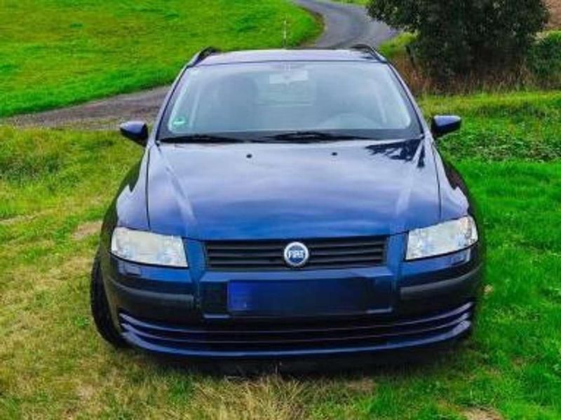 Blau Gebraucht 2003 Fiat Stilo Wagon Kombi | 2.500 € (Etwas zu teuer) - Bild 1/4