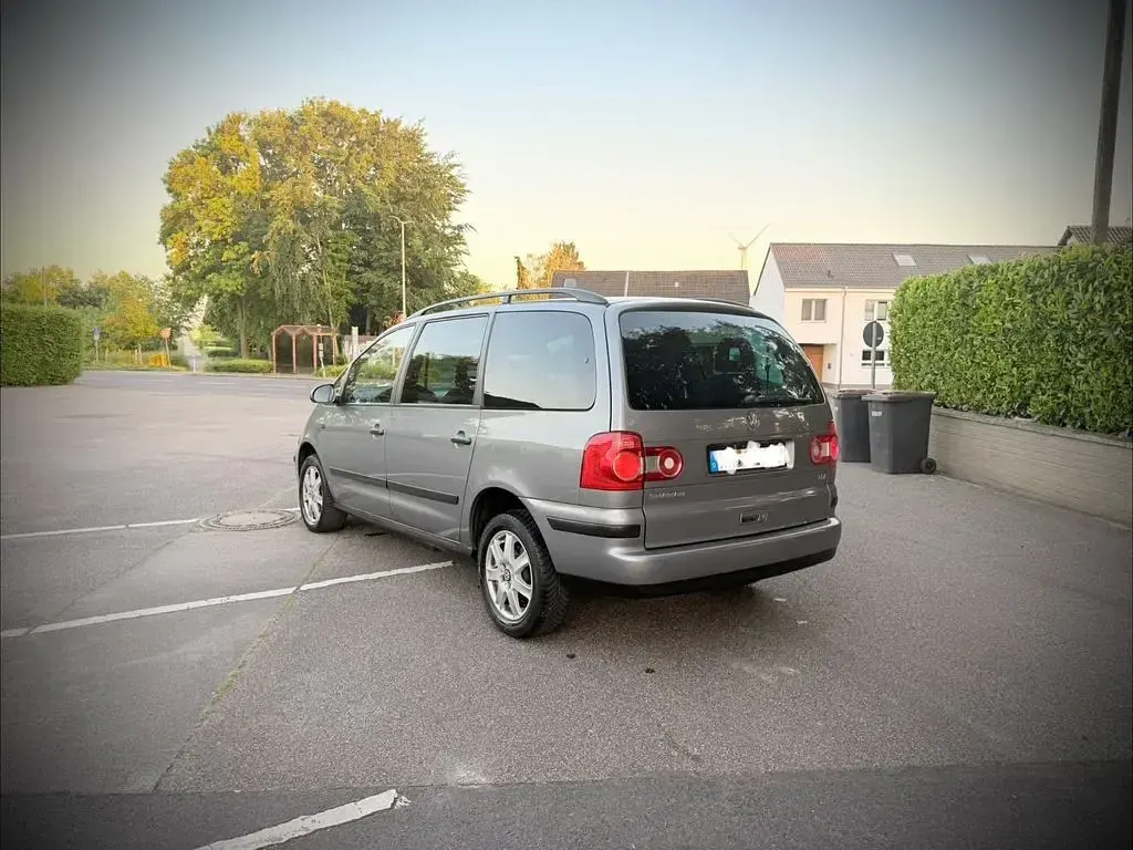 Gebraucht VW Sharan Highline 116 PS (85 kW) 2005 Grau Van / Kleinbus