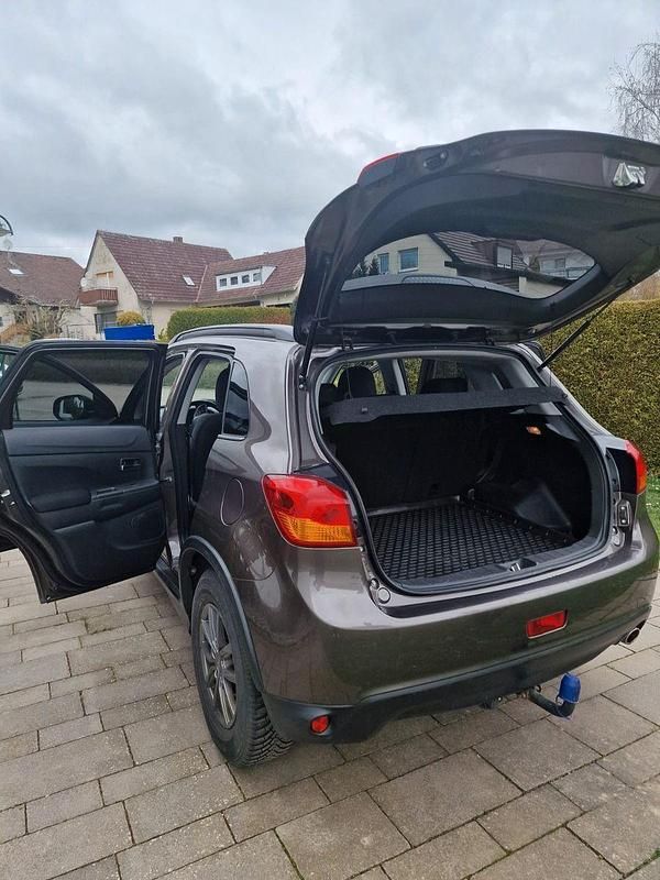 Braun Gebraucht 2016 Mitsubishi ASX Diamant Edition SUV | 9.800 € (Guter Preis) - Bild 1/4