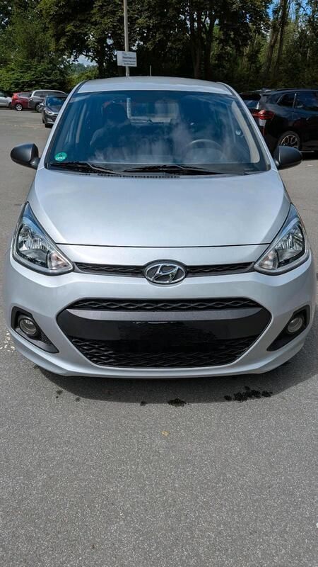 Silber Gebraucht 2015 Hyundai i10 Classic Kleinwagen | 6.000 € (Guter Preis) - Bild 1/4