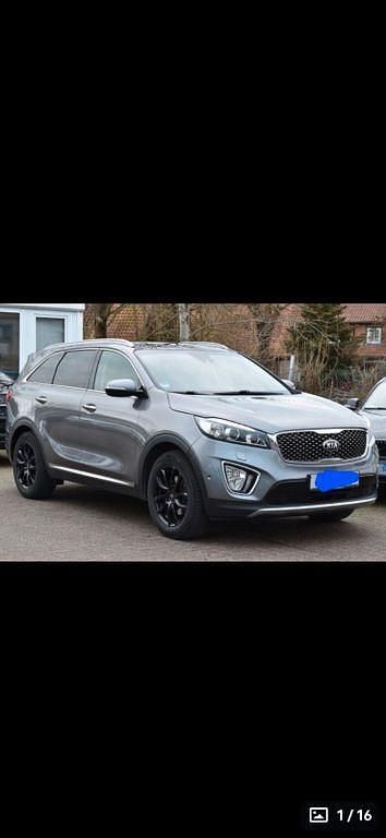 Grau Gebraucht 2016 Kia Sorento Platinum Edition SUV | 15.300 € (Fairer Preis) - Bild 1/4