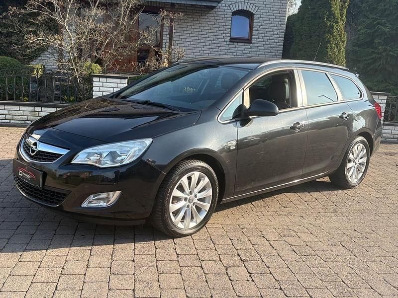 Gebraucht Opel Astra 125 PS (91 kW) 2012 Karbonschw graphitschw midnigh Kombi