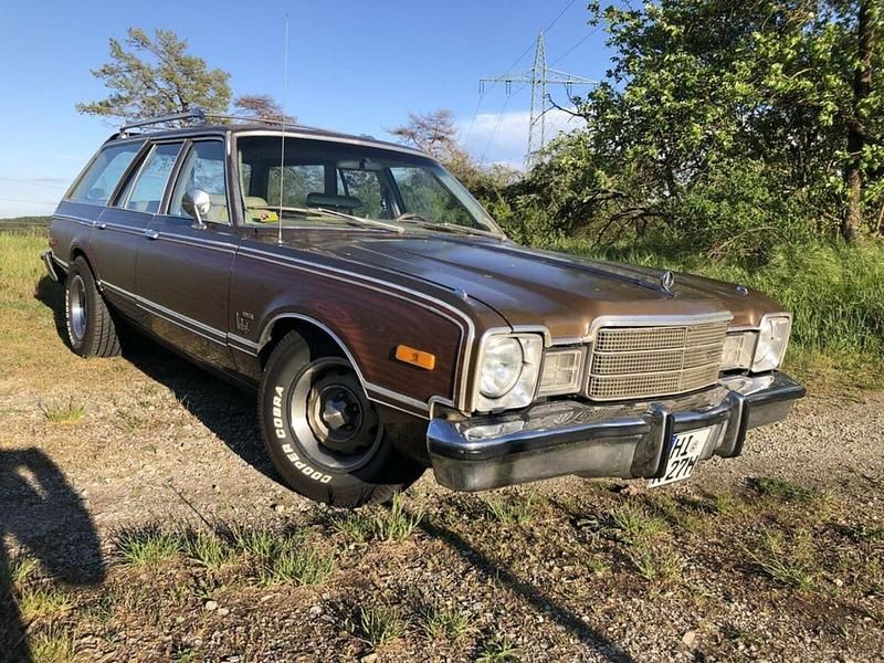 Braun Gebraucht 1977 Plymouth Volaré Kombi | 10.250 € - Bild 1/4