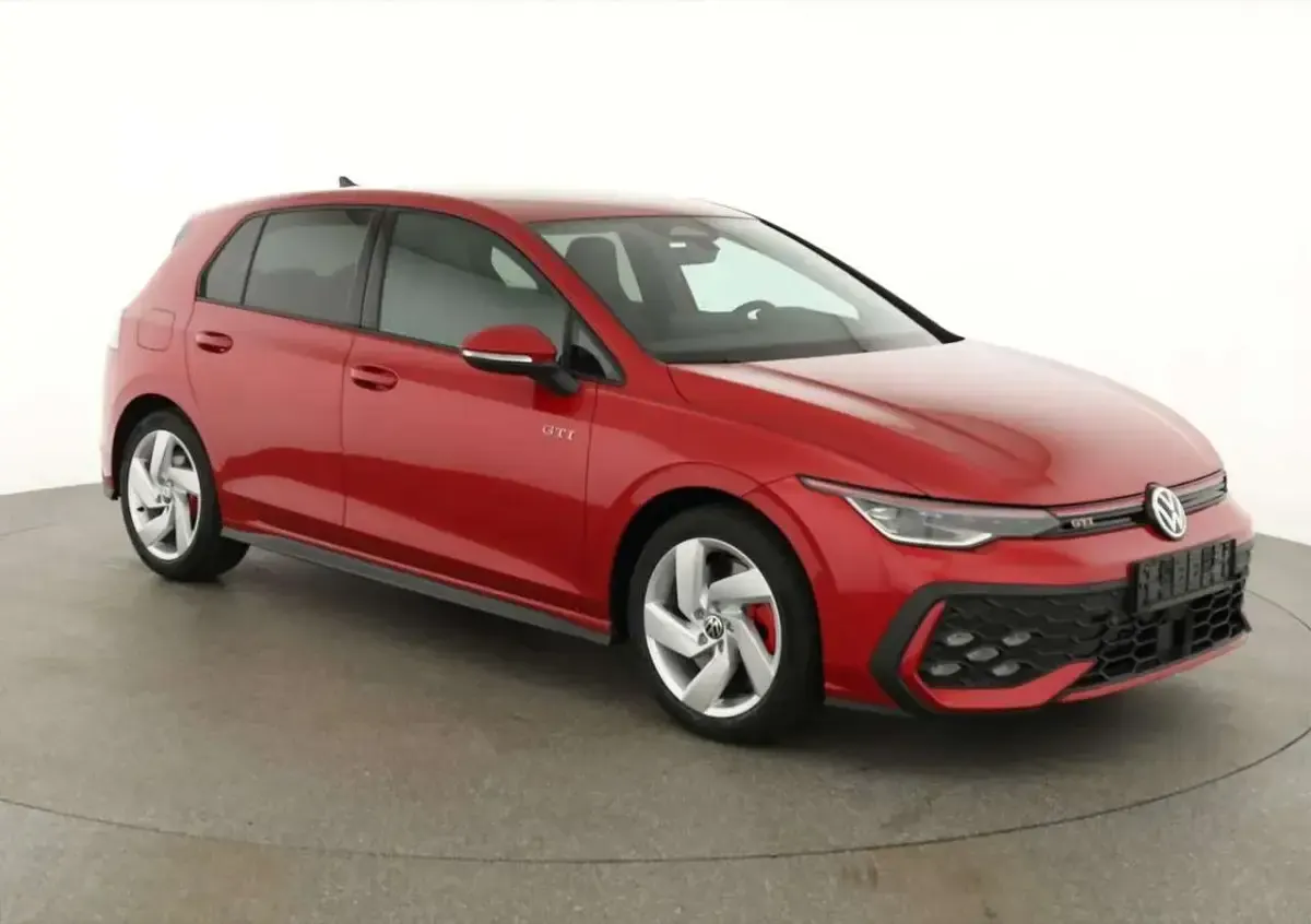 Neu VW Golf VIII GTI 265 PS (194 kW) 2026 Delfingrau metallic Limousine