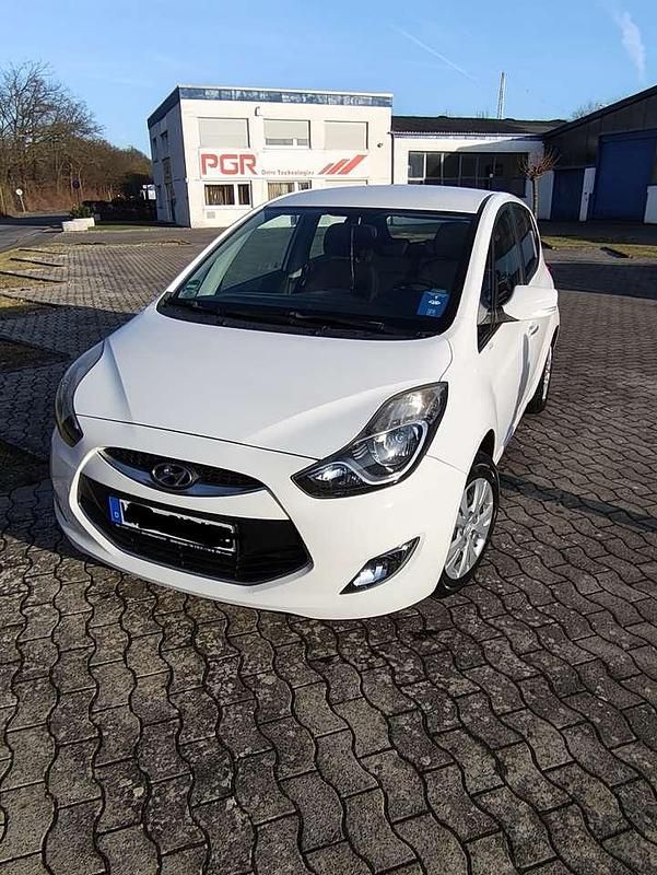 Gebraucht Hyundai ix20 Edition 90 PS (66 kW) 2013 Weiß Kleinwagen