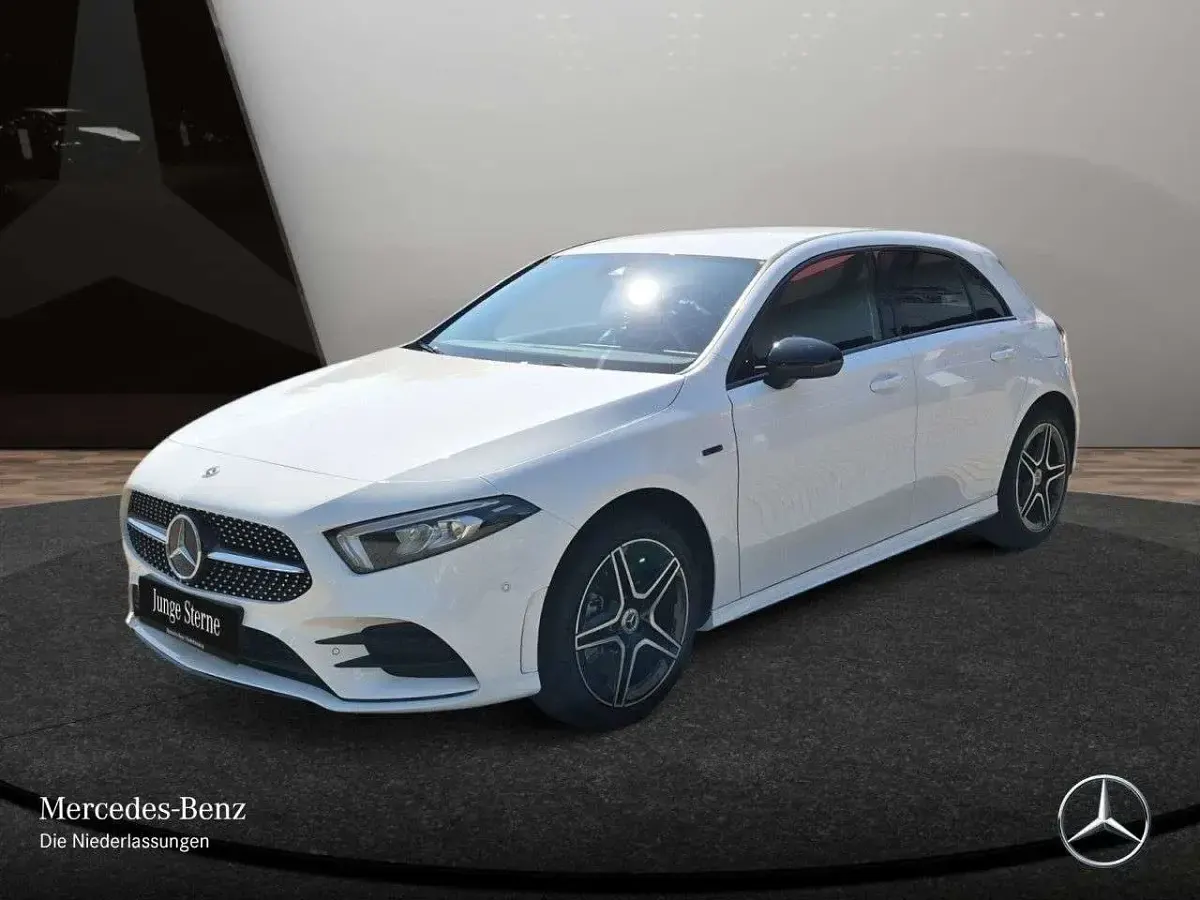 Gebraucht Mercedes A250 AMG 160 PS (117 kW) 2021 Weiß Limousine
