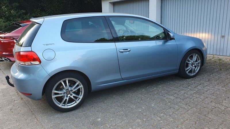 Blau Gebraucht 2010 VW Golf VI Team | 5.900 € (Guter Preis) - Bild 1/4