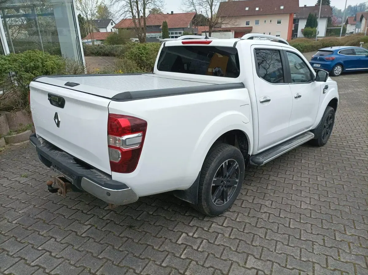 Gebraucht Renault Alaskan Intens 190 PS (139 kW) 2018 Weiß Pickup