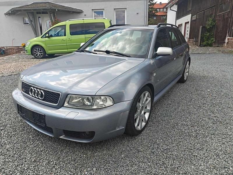 Silber Gebraucht 2000 Audi RS4 Sport Kombi | 44.900 € (Teuer) - Bild 1/4