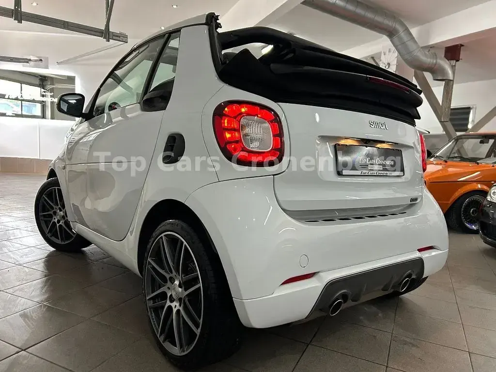 Gebraucht Smart ForTwo Cabrio Brabus Xclusive 109 PS (80 kW) 2017 Weiß Cabrio