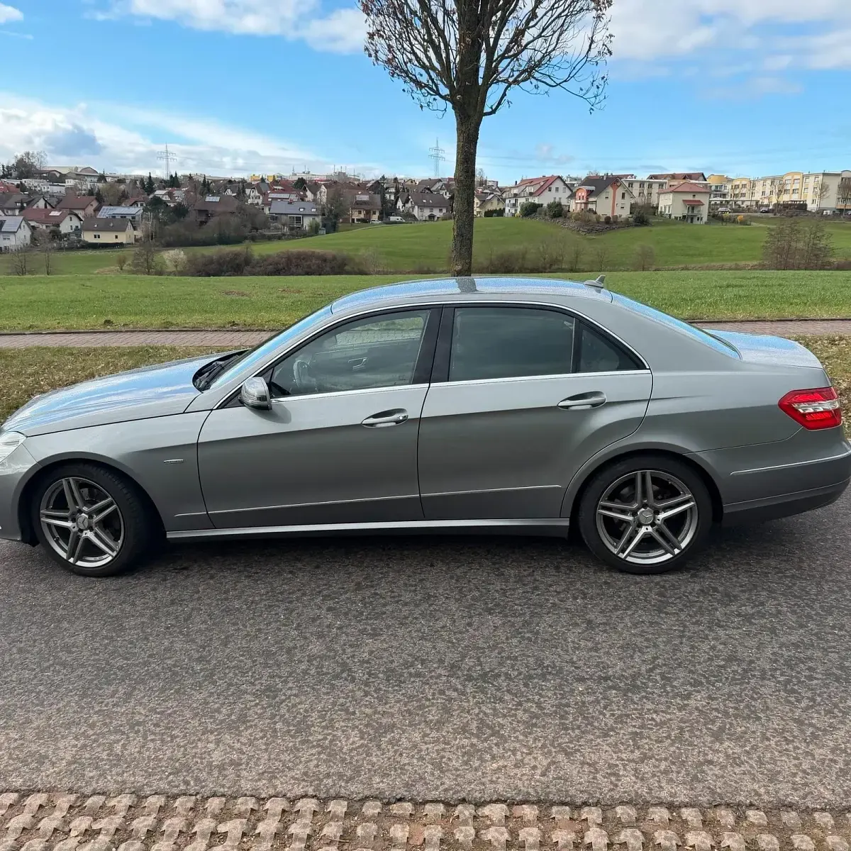 Gebraucht Mercedes E300 Avantgarde 231 PS (169 kW) 2011 Silber Limousine