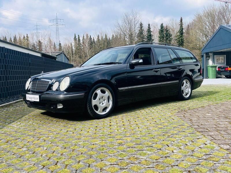 Schwarz Gebraucht 2003 Mercedes E430 Avantgarde Limousine | 14.500 € - Bild 1/4