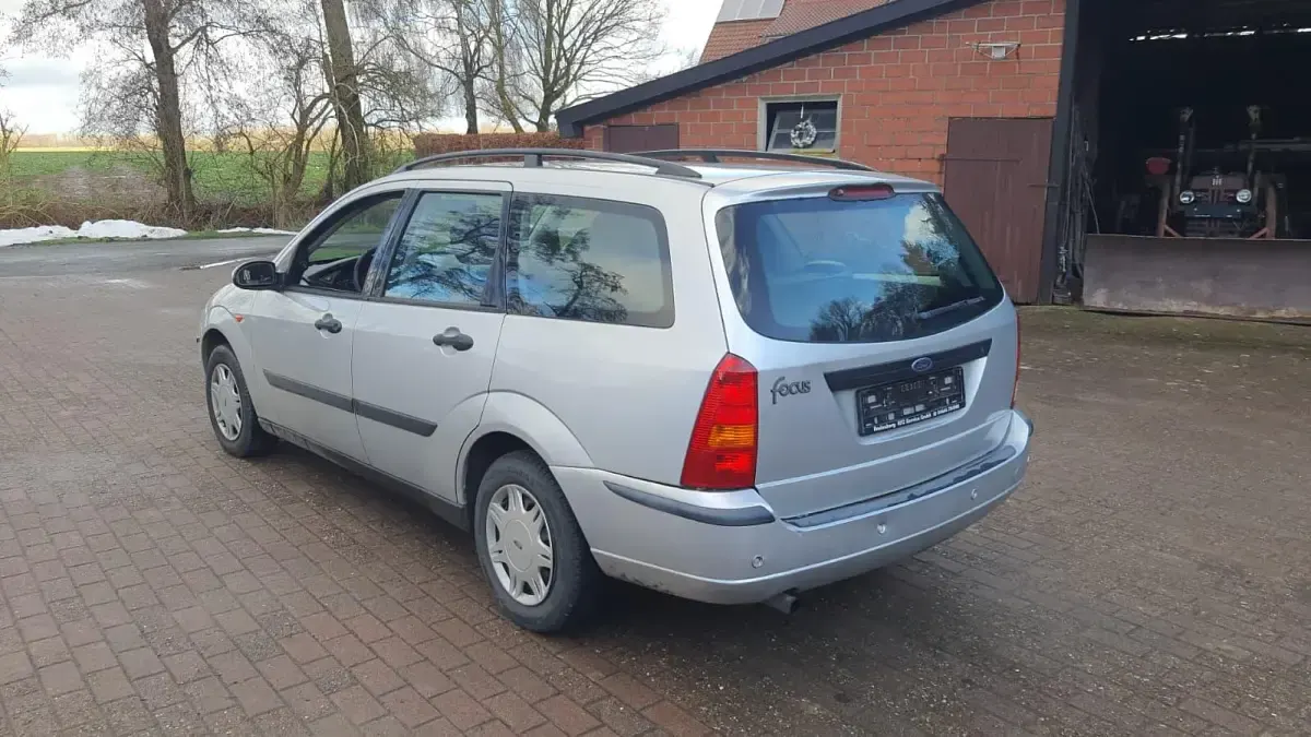 Gebraucht Ford Focus 75 PS (55 kW) 2002 Silber Kombi