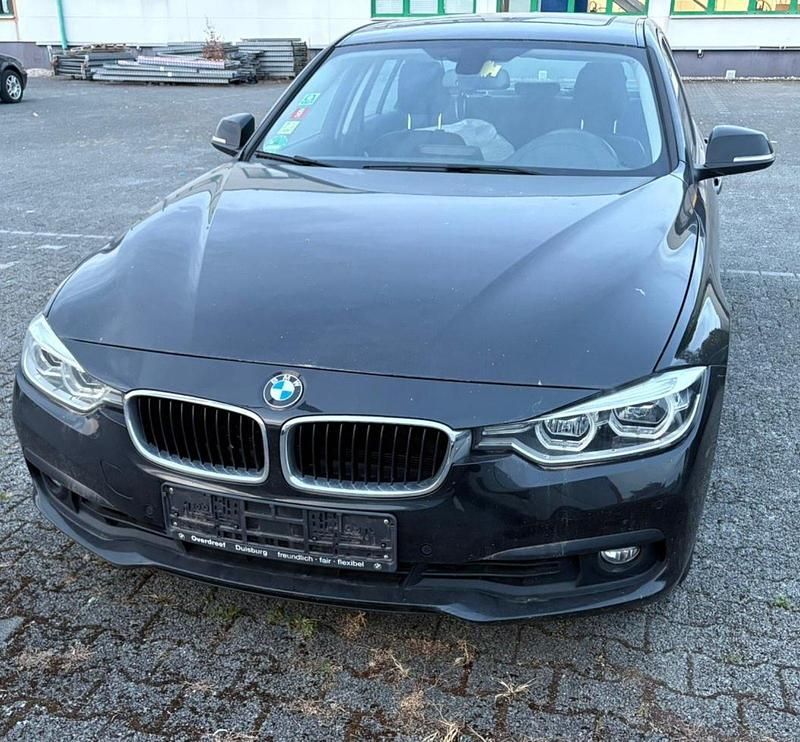 Schwarz Gebraucht 2018 BMW 320 Advantage Limousine | 15.999 € (Guter Preis) - Bild 1/4