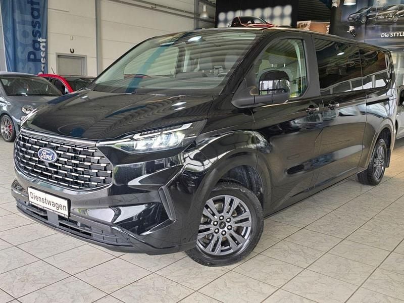 Schwarz Gebraucht 2024 Ford Tourneo Custom Titanium Van | 41.900 € (Fairer Preis) - Bild 1/4