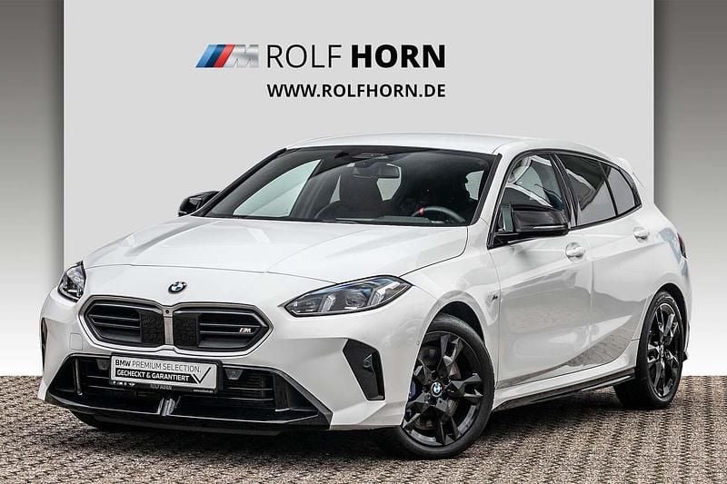 Weiß Gebraucht 2024 BMW M135 M Sport Kleinwagen | 35.530 € (Superpreis) - Bild 1/4