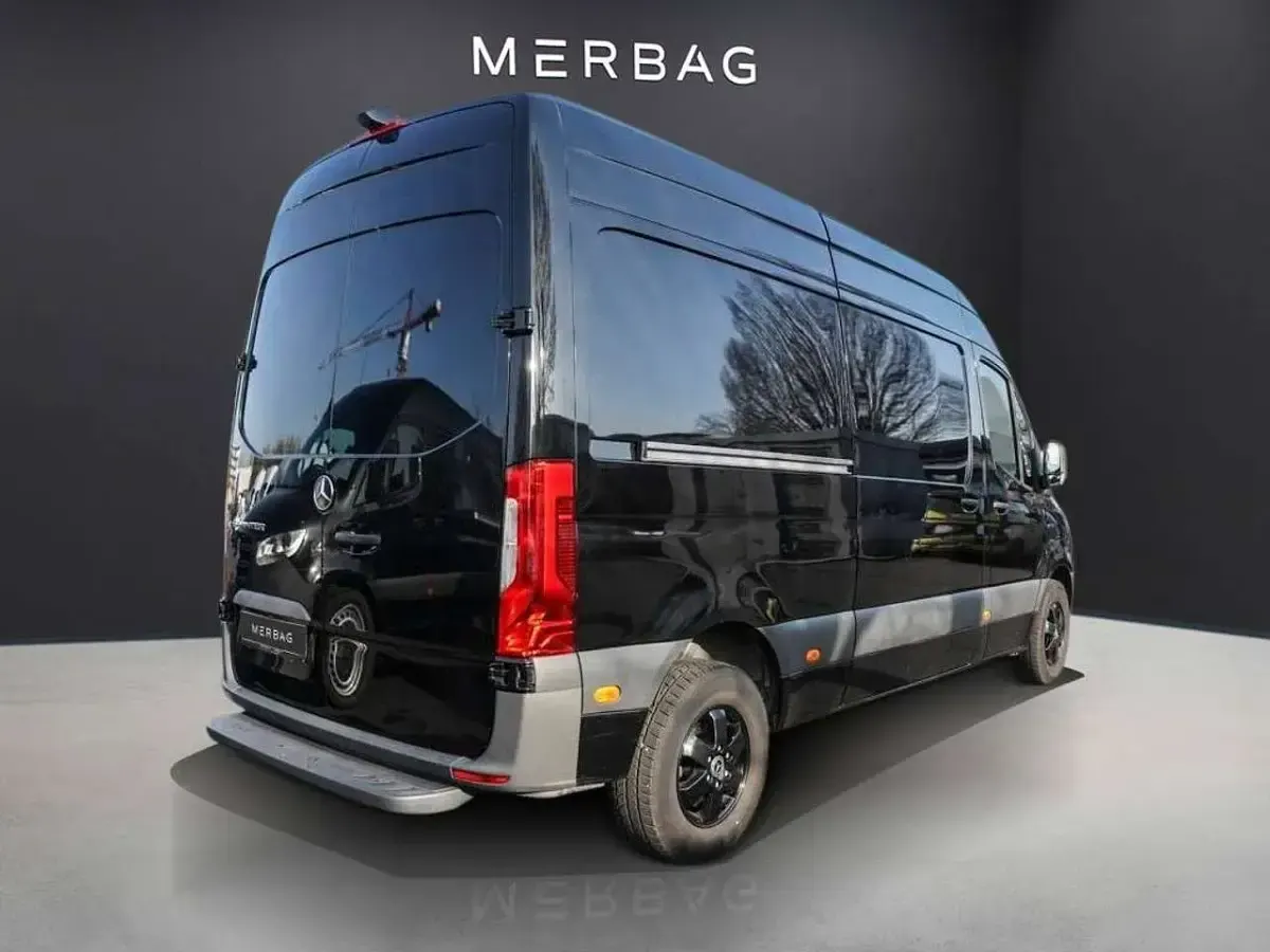 Używany Mercedes Sprinter 85 kW (116 KM) 2022 Czarny Van