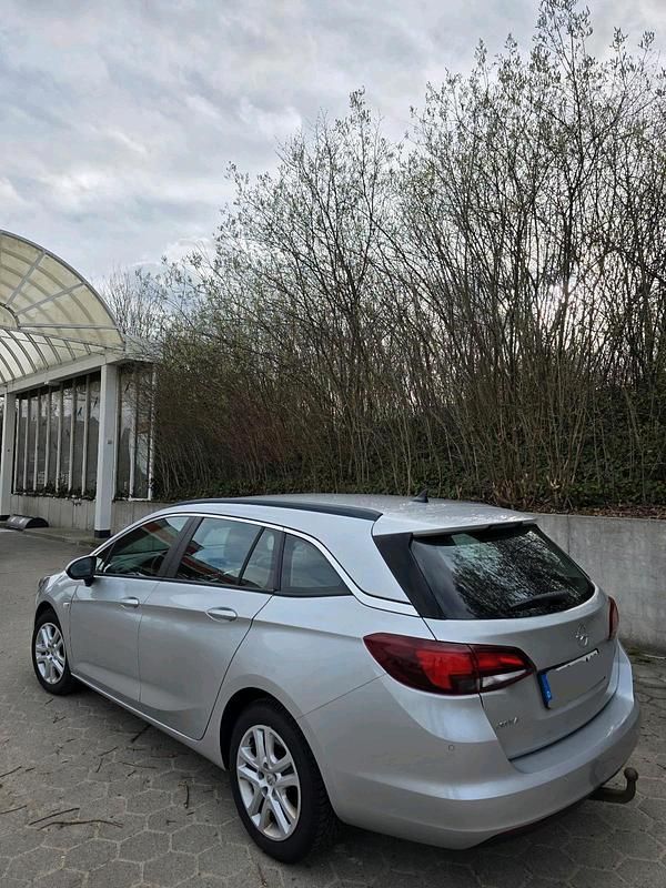Gebraucht Opel Astra 136 PS (100 kW) 2016 Grau Kombi