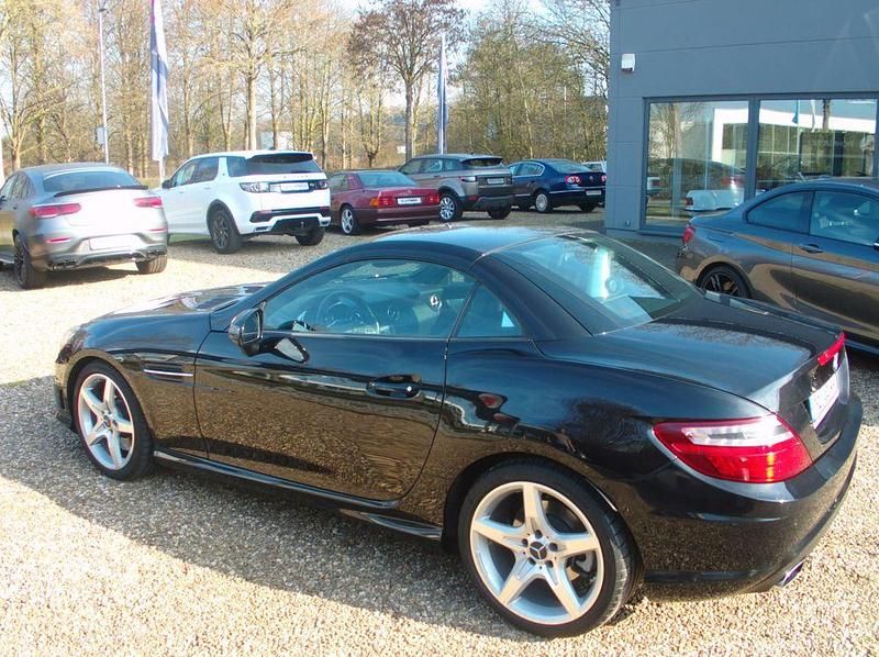 Gebraucht Mercedes SLK200 AMG line 184 PS (135 kW) 2015 Schwarz Cabrio