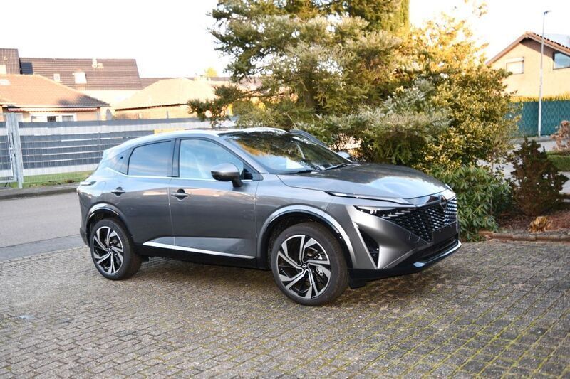 Dark grey (kad) Neu 2024 Nissan Qashqai Tekna+ SUV | 32.495 € (Fairer Preis) - Bild 1/4